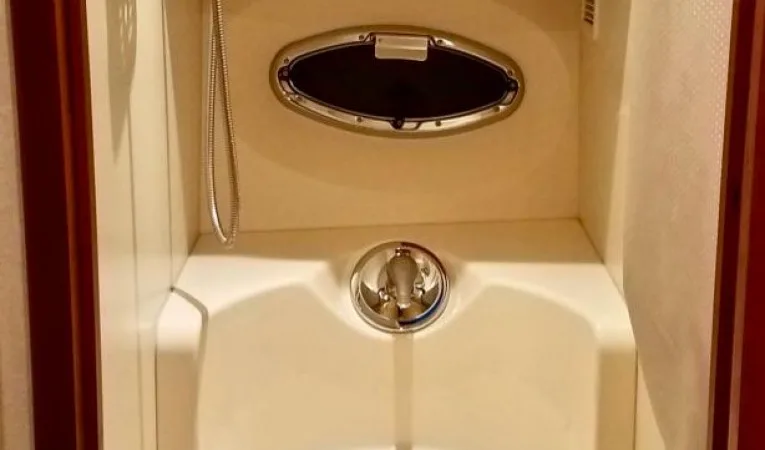 34 Silverton Separate Shower