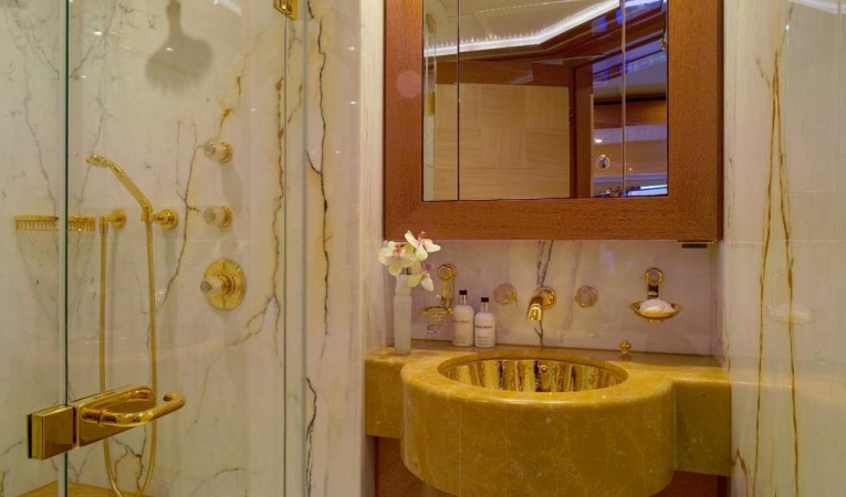 190 Abeking & Rasmussen Guest Head