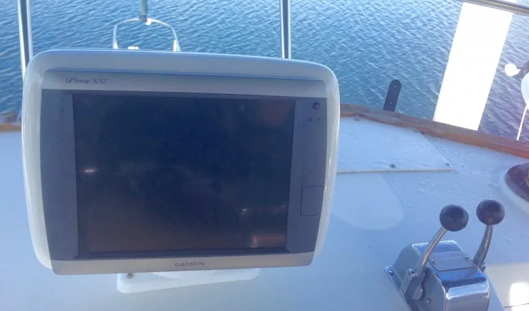42 Grand Banks 2 Garmin GPS 5212