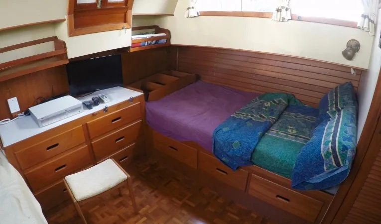 42 Grand Banks Master Port side