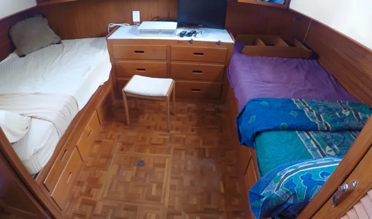 42 Grand Banks Master Stateroom