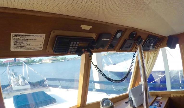 42 Grand Banks Lower Helm Electronics