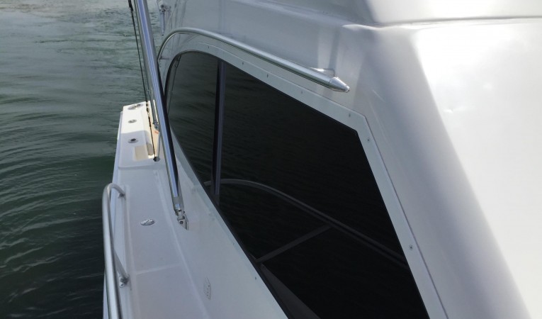 35 Luhrs Hull windows