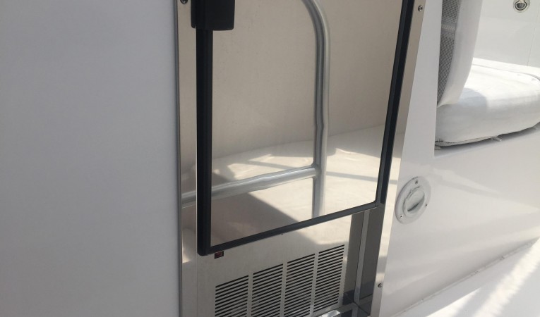 35 Luhrs Flybridge Ice Maker