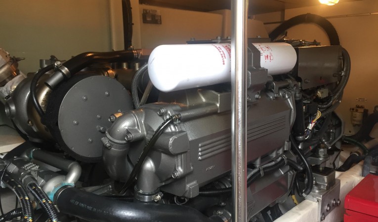 35 Luhrs Yanmar Engine