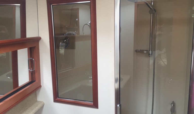 35 Luhrs Head Shower