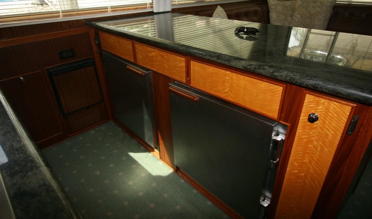 52 Hatteras Galley Refrigeration