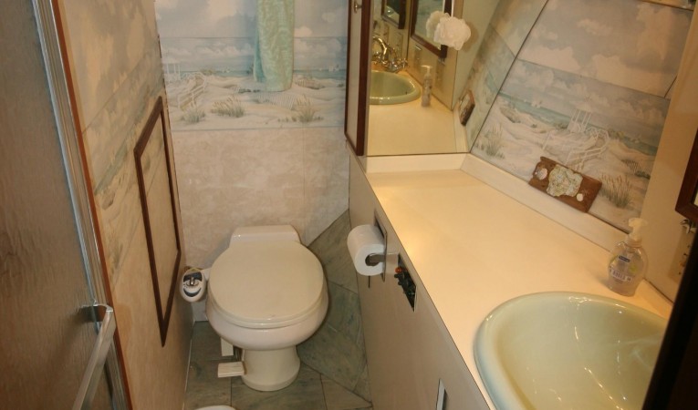 52 Hatteras Master Head