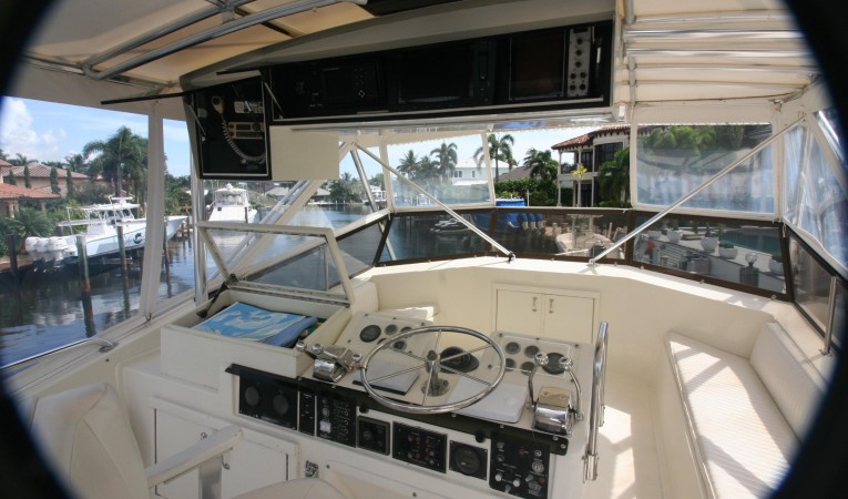 52 Hatteras Flybridge Forward