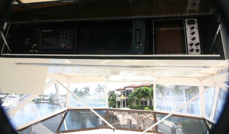 52 Hatteras Nav Electronics