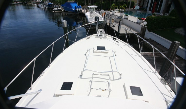 52 Hatteras Foredeck