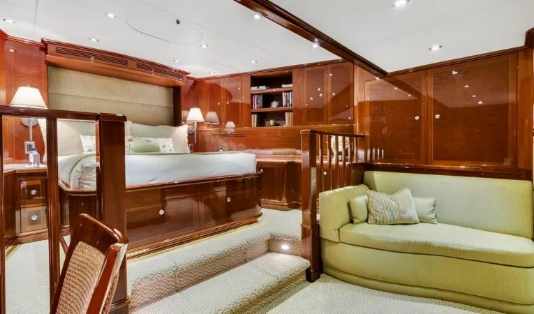 133 Broward VIP Cabin