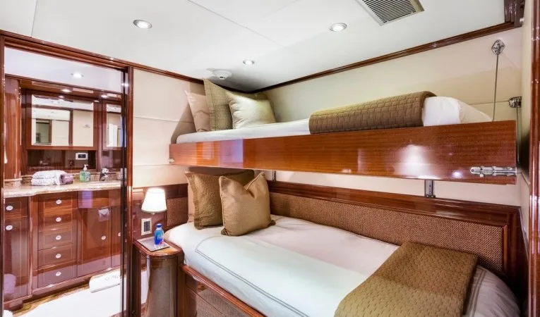 133 Broward Guest Single w/ Pullman