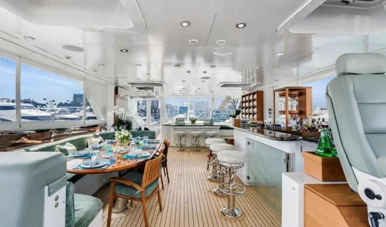 133 Broward Air-conditioned Sundeck