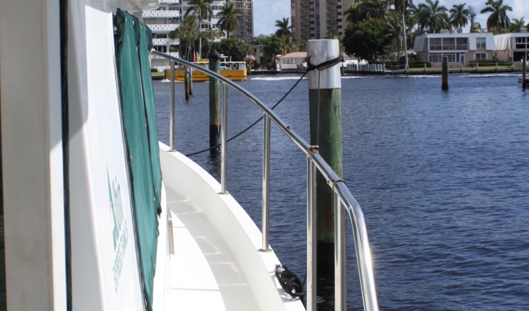 36 Albin Starboard Gangway