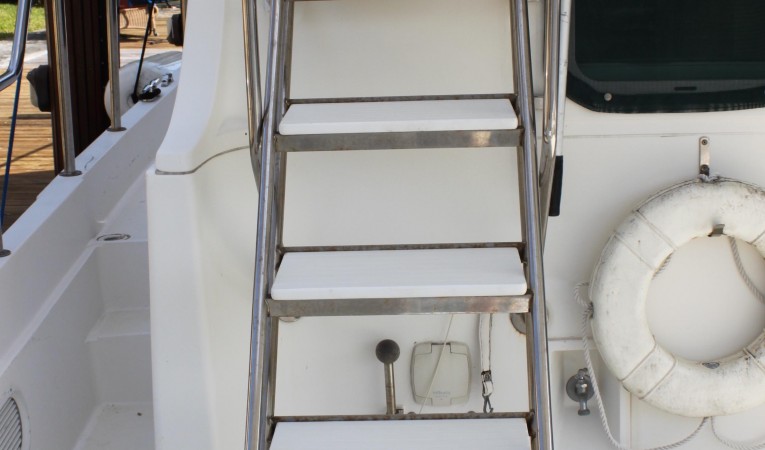 36 Albin Stairs to Bridge (open, ready to use)