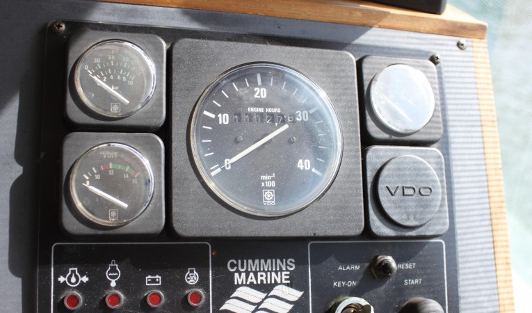 36 Albin Starboard Engine hours