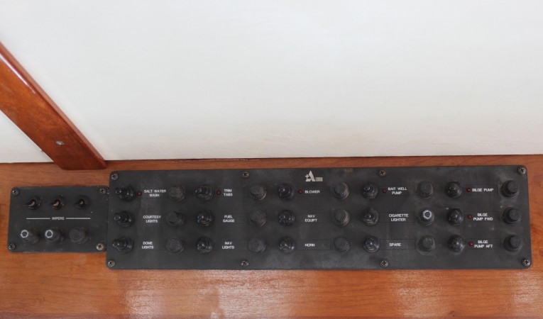 36 Albin Helm Switches