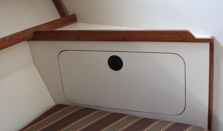 36 Albin V-birth storage (starboard)