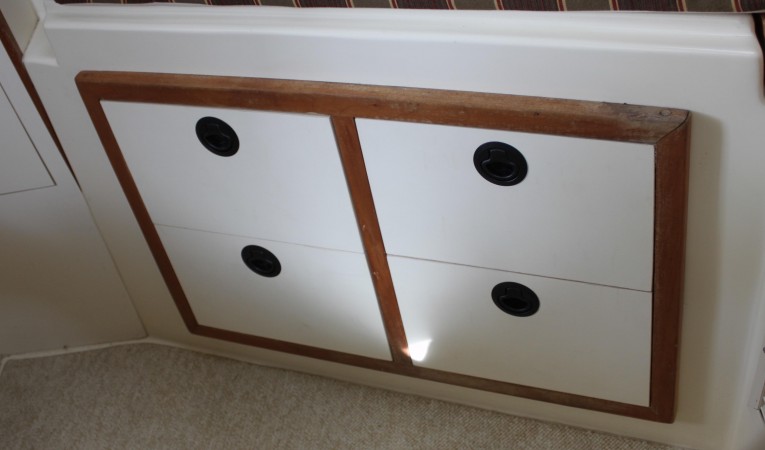 36 Albin V-birth storage (port)