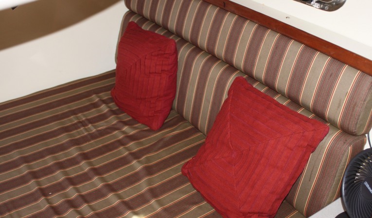 36 Albin VIP stateroom