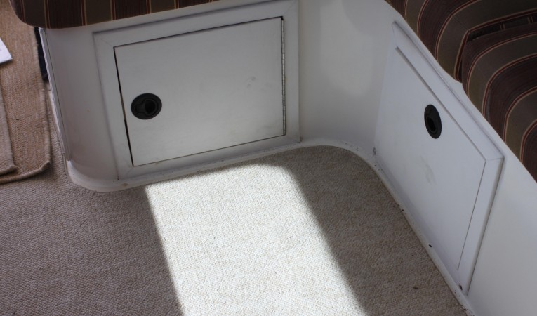 36 Albin Salon storage