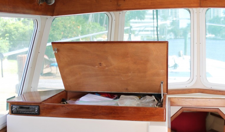 36 Albin Chart storage (open)