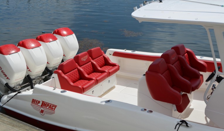 36 DEEP IMPACT New transom and helm bolster seats