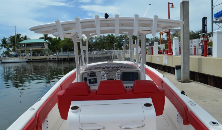 36 DEEP IMPACT Helm view/ rod holders