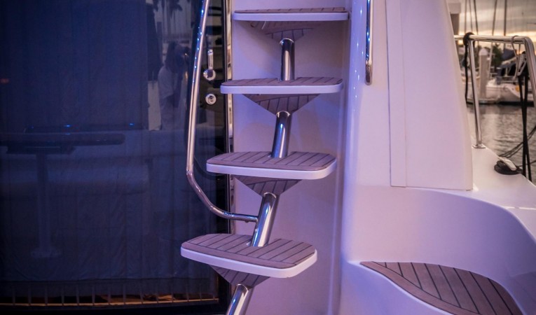 56 Carver Large Steps to Bridge