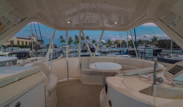 56 Carver Fly Bridge, Newer CLEAR Lexan Panel Isenglass