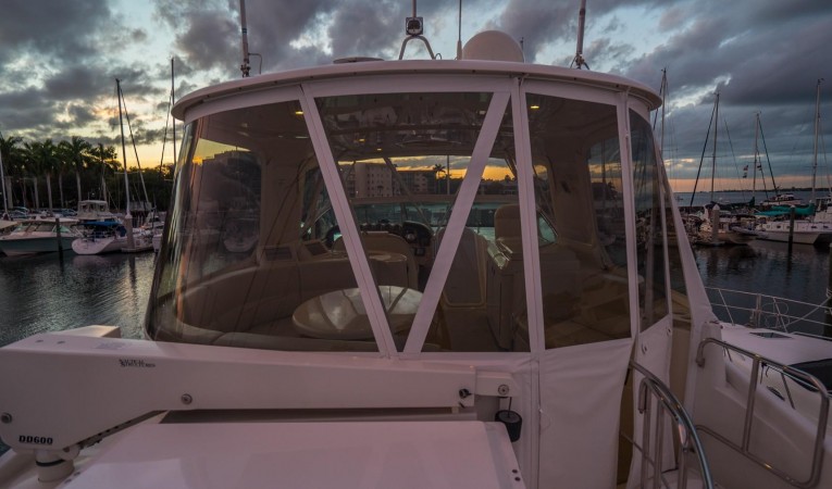 56 Carver Aft Fly Bridge