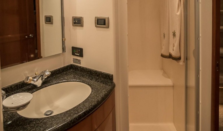 56 Carver Master VIP Ensuite Head