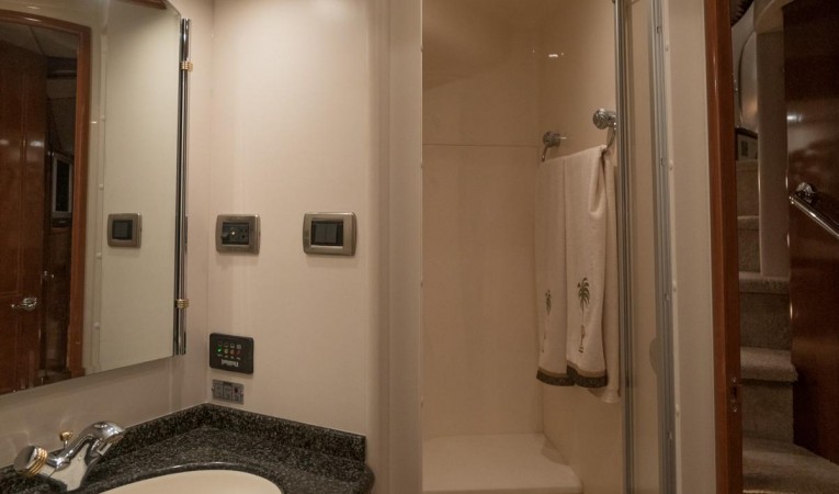 56 Carver Master Ensuite Head