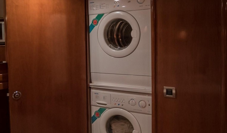 56 Carver Master Stateroom Stackable Separate Washer and Dryer
