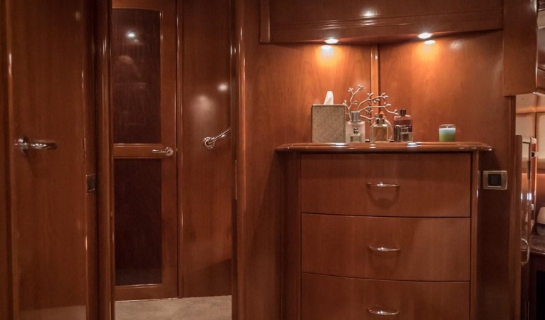 56 Carver Master Layout, High Gloss Cherry Wood