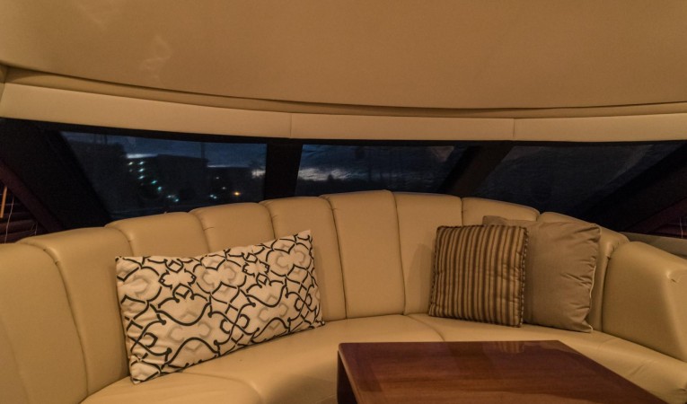 56 Carver Sky Lounge, Preferred Yacht Layout
