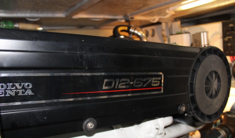 56 Carver VOLVO D12 675HP