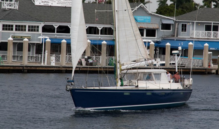 62 Deerfoot Deerfoot 62' - sailing