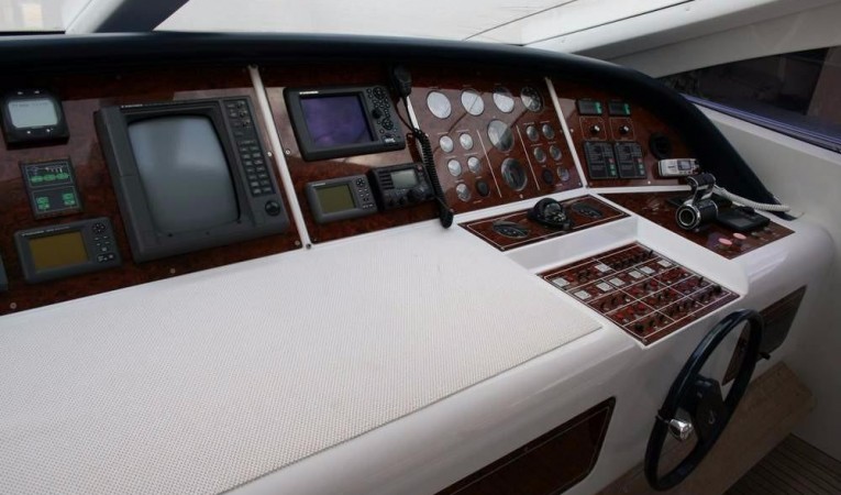 72 Overmarine-Mangusta 