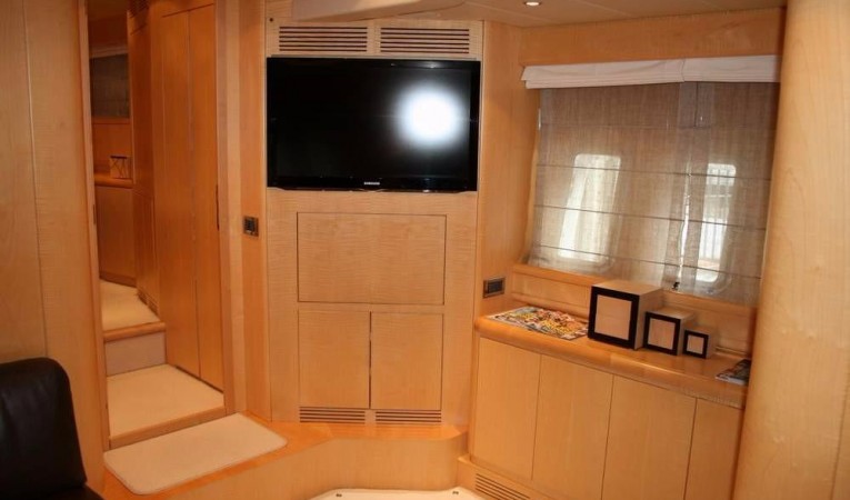 72 Overmarine-Mangusta 