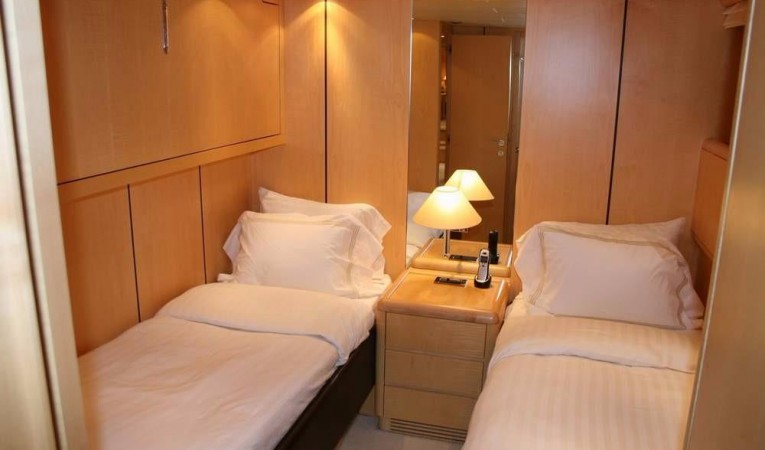 72 Overmarine-Mangusta 