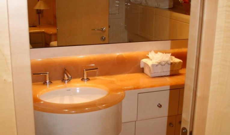 72 Overmarine-Mangusta 