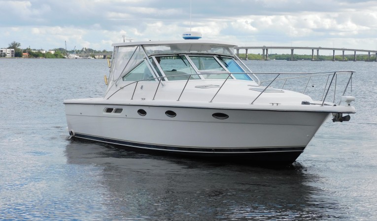 31 Tiara Yachts 