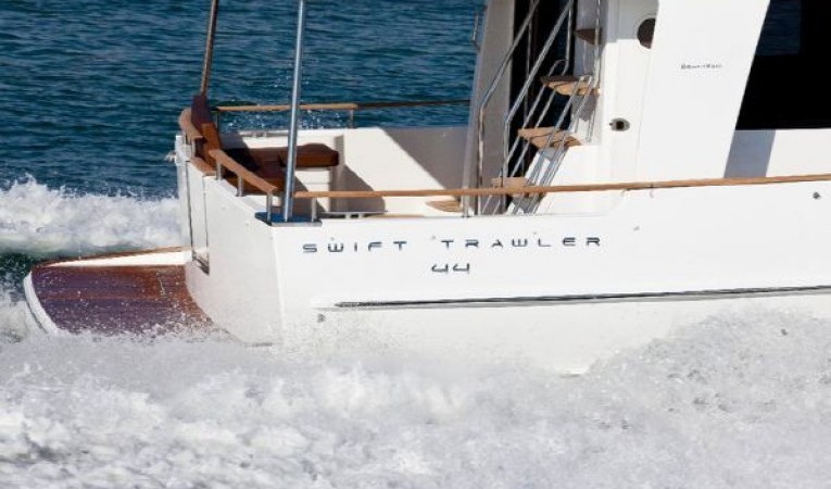 44 Beneteau Aft Profile