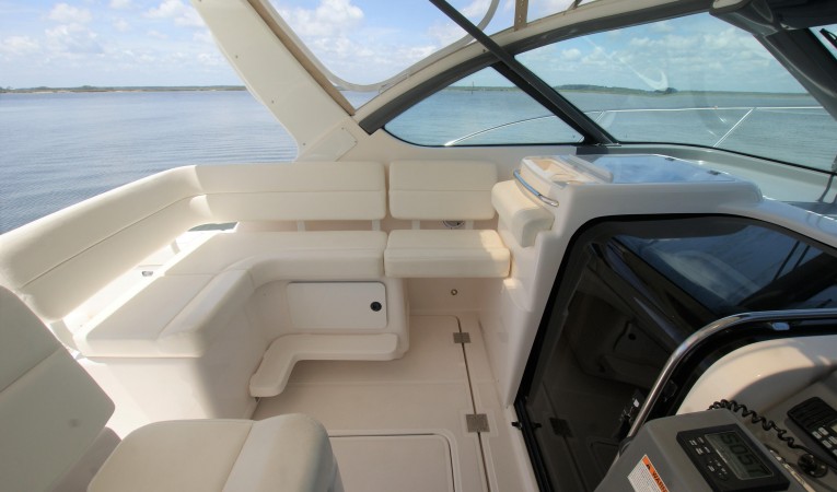 32 Tiara port in helm area