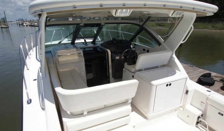 32 Tiara looking forward from cockpit