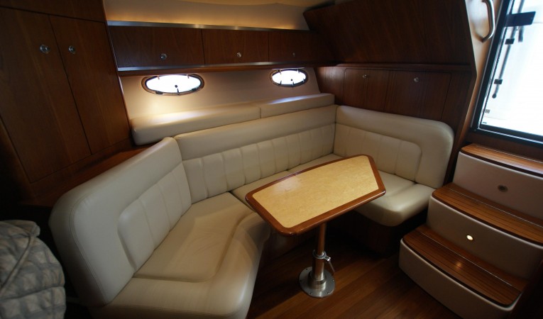 32 Tiara seating area to starboard
