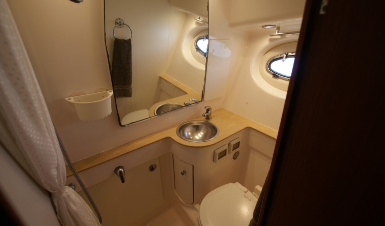 32 Tiara head detail