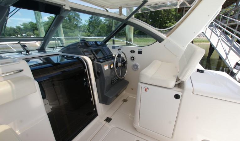 32 Tiara starboard in helm area